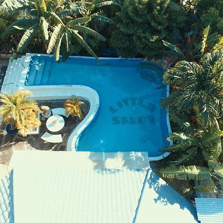 Little Savoy Guest House New Runaway Bay Ngoại thất bức ảnh