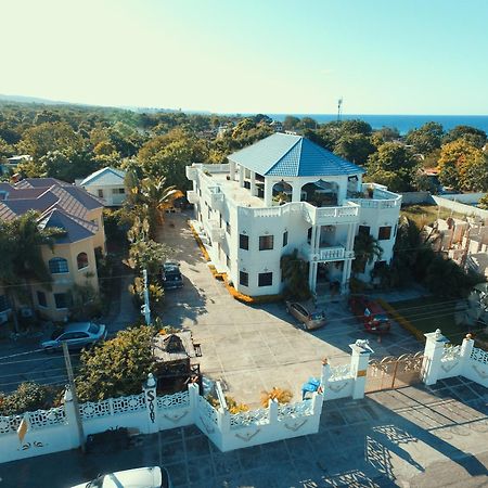 Little Savoy Guest House New Runaway Bay Ngoại thất bức ảnh
