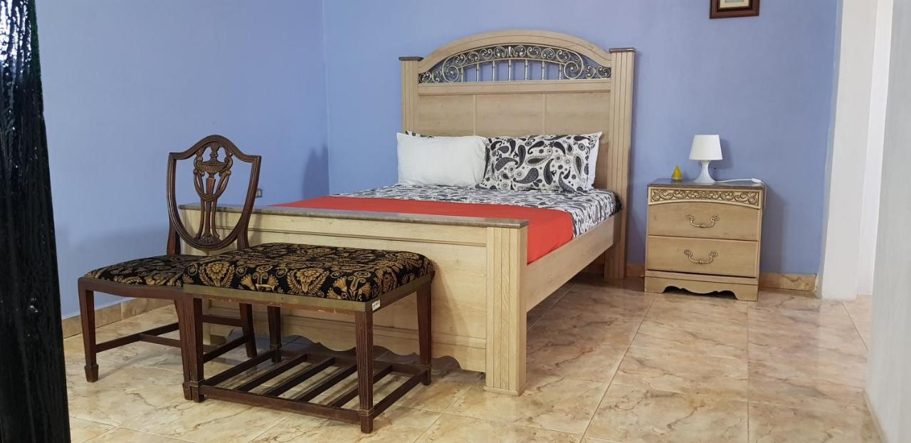 Little Savoy Guest House New Runaway Bay Ngoại thất bức ảnh