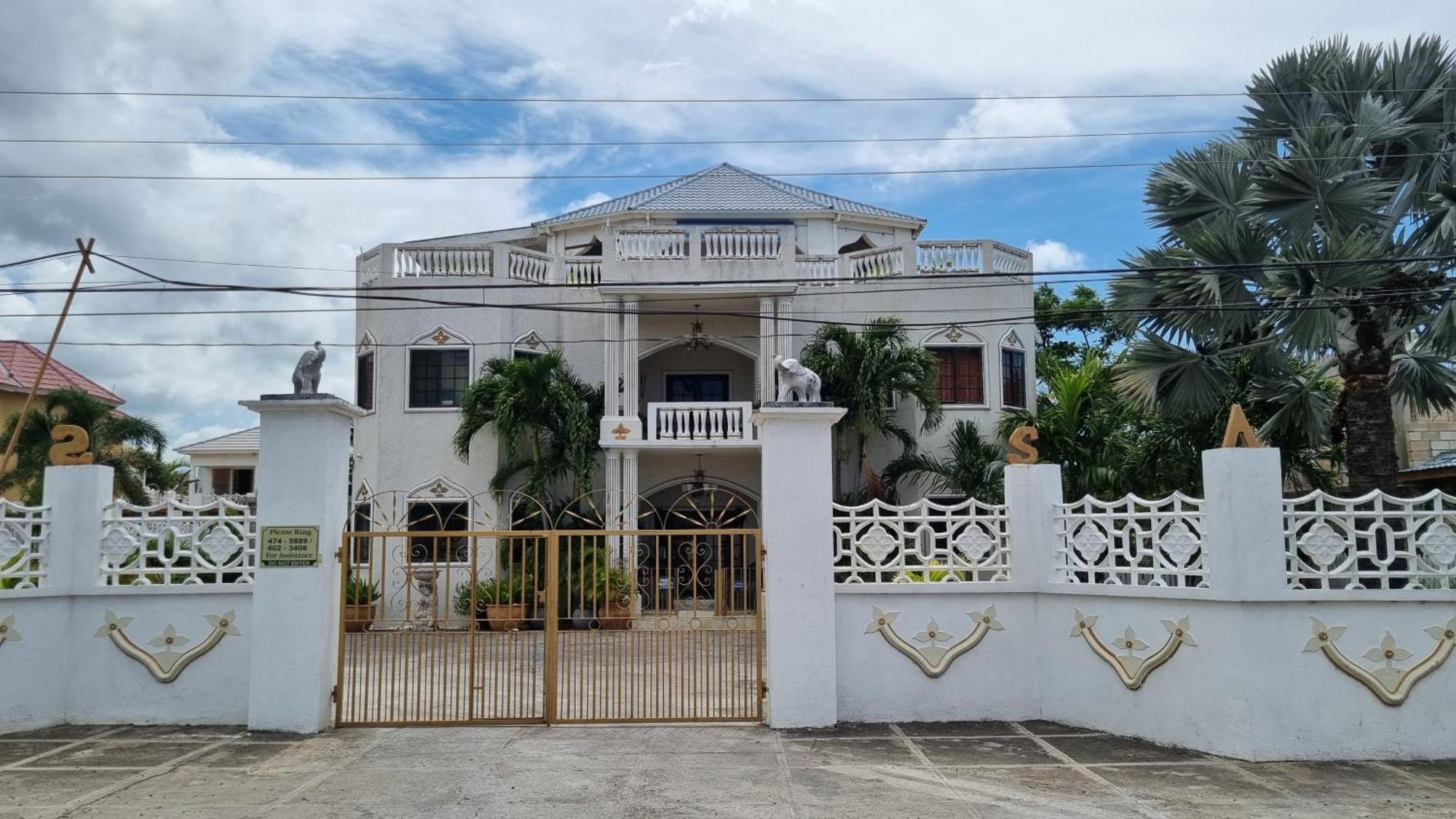 Little Savoy Guest House New Runaway Bay Ngoại thất bức ảnh