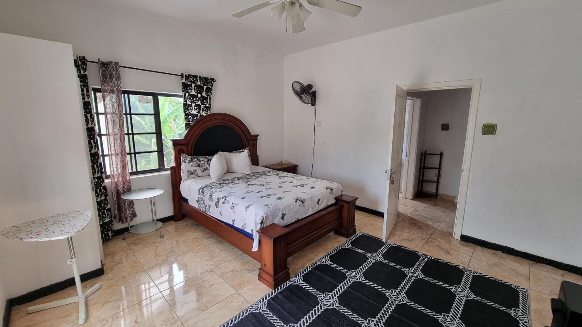 Little Savoy Guest House New Runaway Bay Ngoại thất bức ảnh