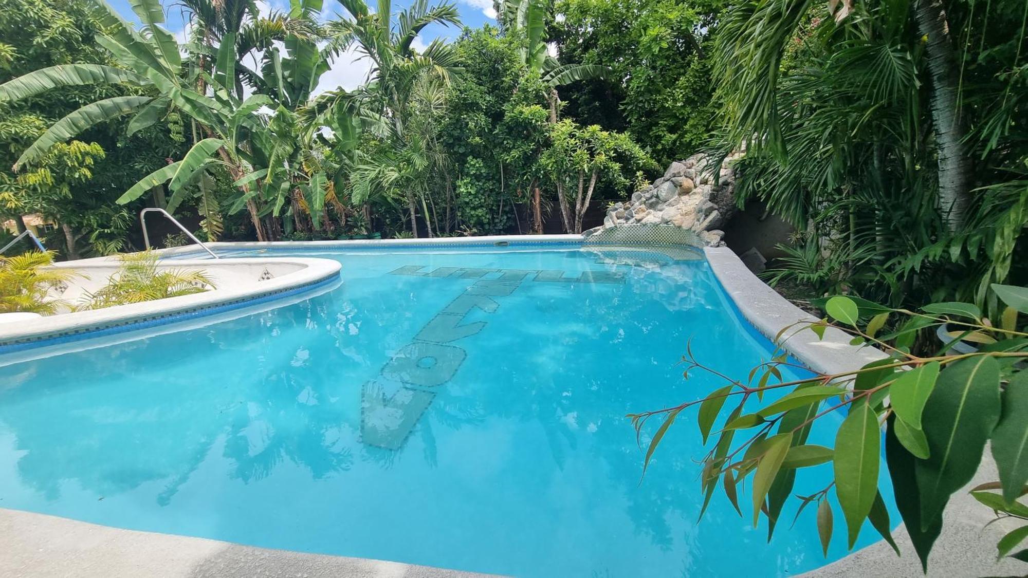 Little Savoy Guest House New Runaway Bay Ngoại thất bức ảnh