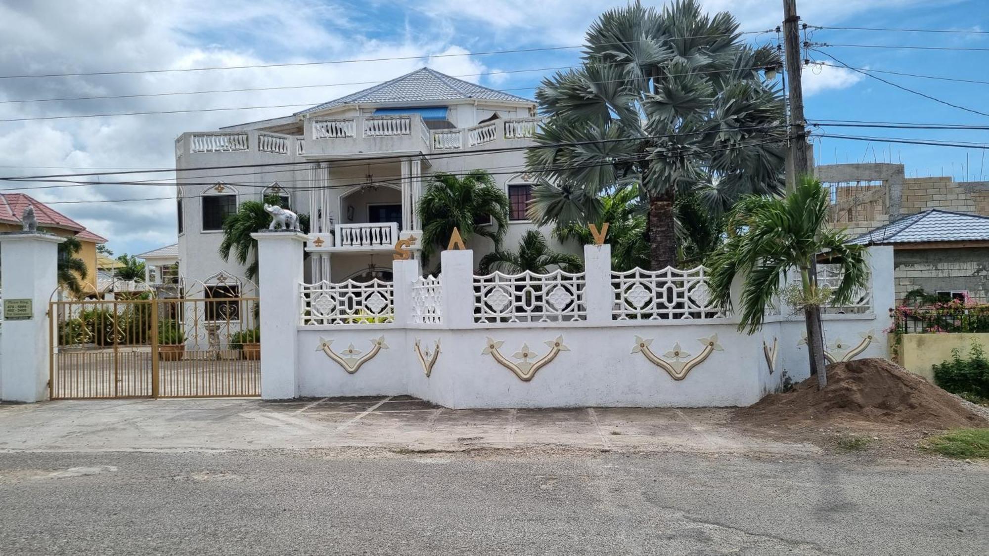 Little Savoy Guest House New Runaway Bay Ngoại thất bức ảnh