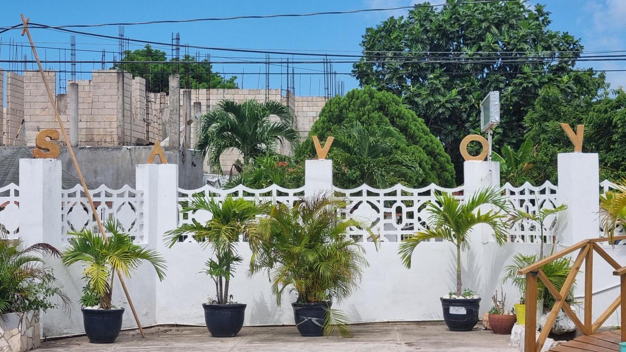 Little Savoy Guest House New Runaway Bay Ngoại thất bức ảnh
